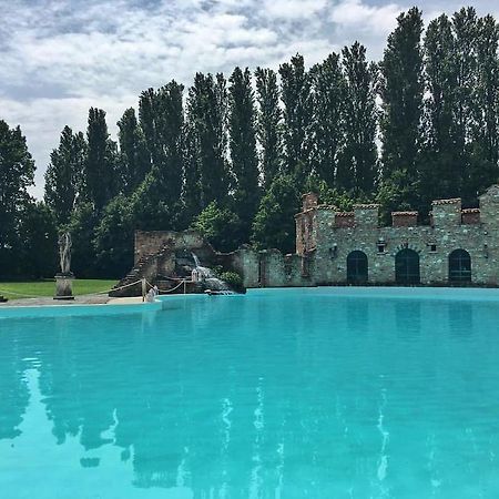 Tenuta Il Tenchio Hotel Lacchiarella Eksteriør billede