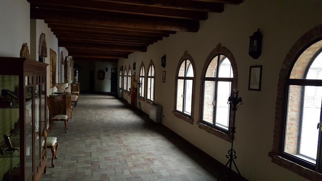 Tenuta Il Tenchio Hotel Lacchiarella Eksteriør billede