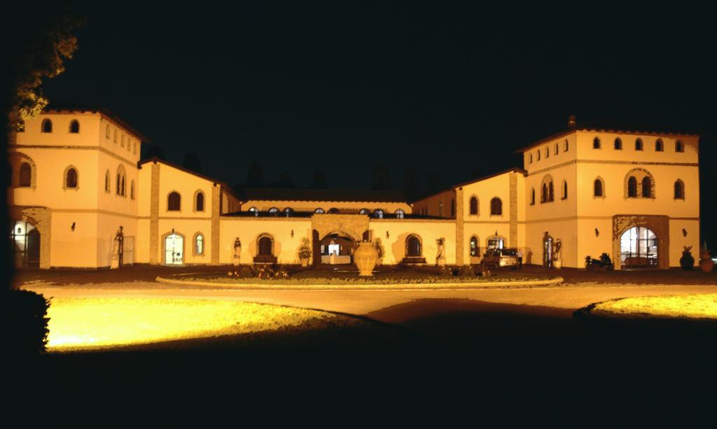 Tenuta Il Tenchio Hotel Lacchiarella Eksteriør billede